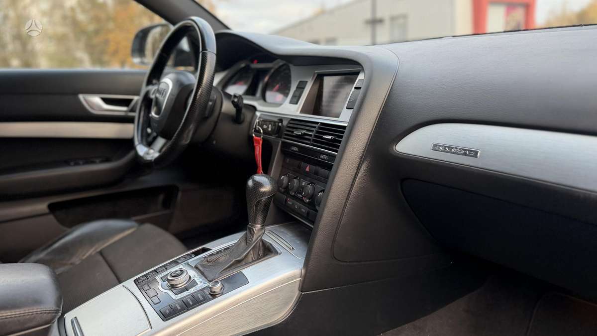 Audi A6 2010 — photo 24