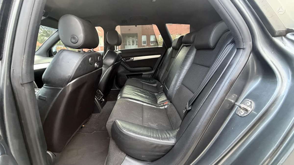 Audi A6 2010 — photo 28