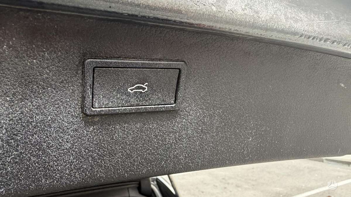 Audi A6 2010 — photo 30