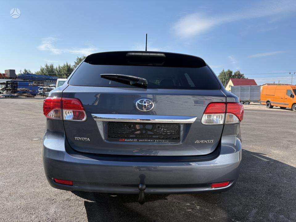 Toyota Avensis 2015 — photo 6