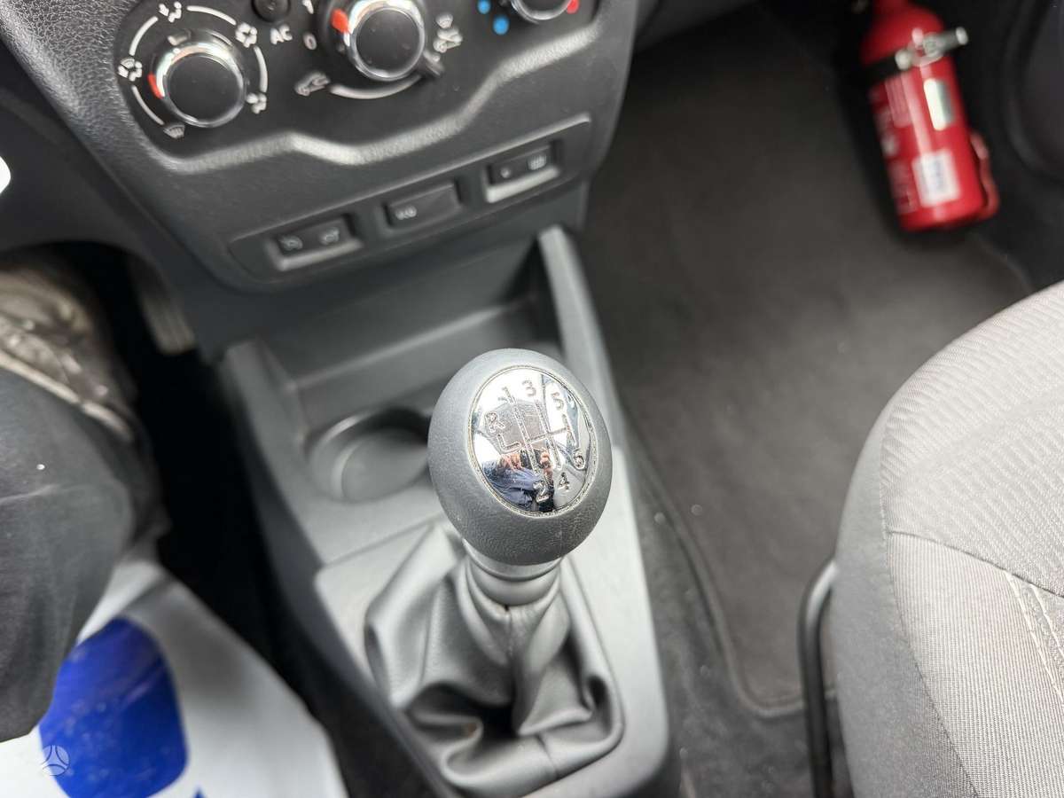 Dacia Lodgy 2015 — photo 19