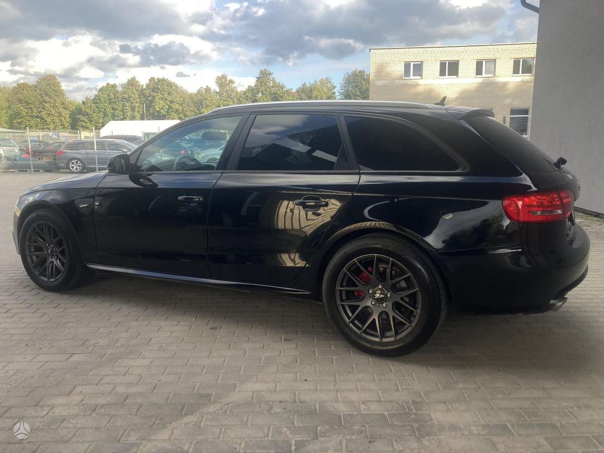 Audi A4 2009 — photo 11