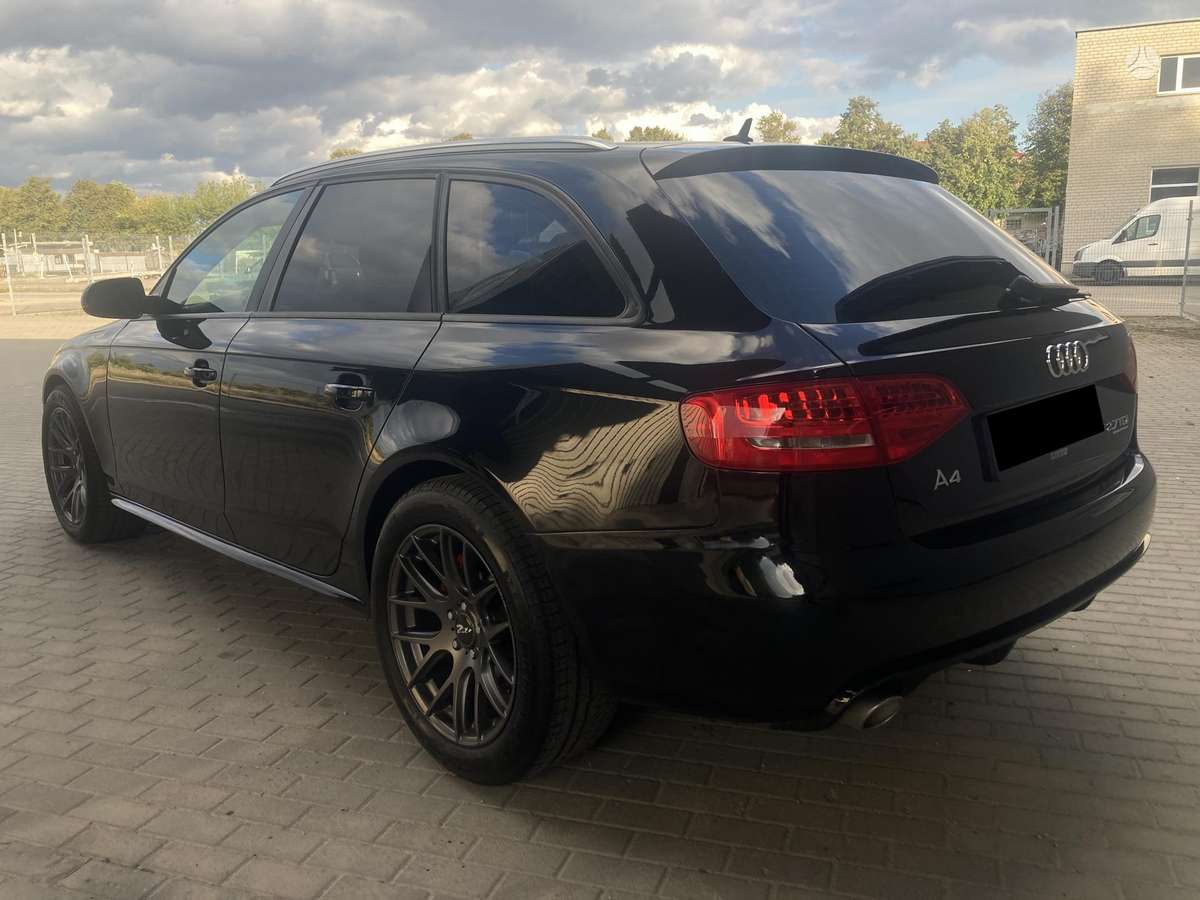 Audi A4 2009 — photo 12