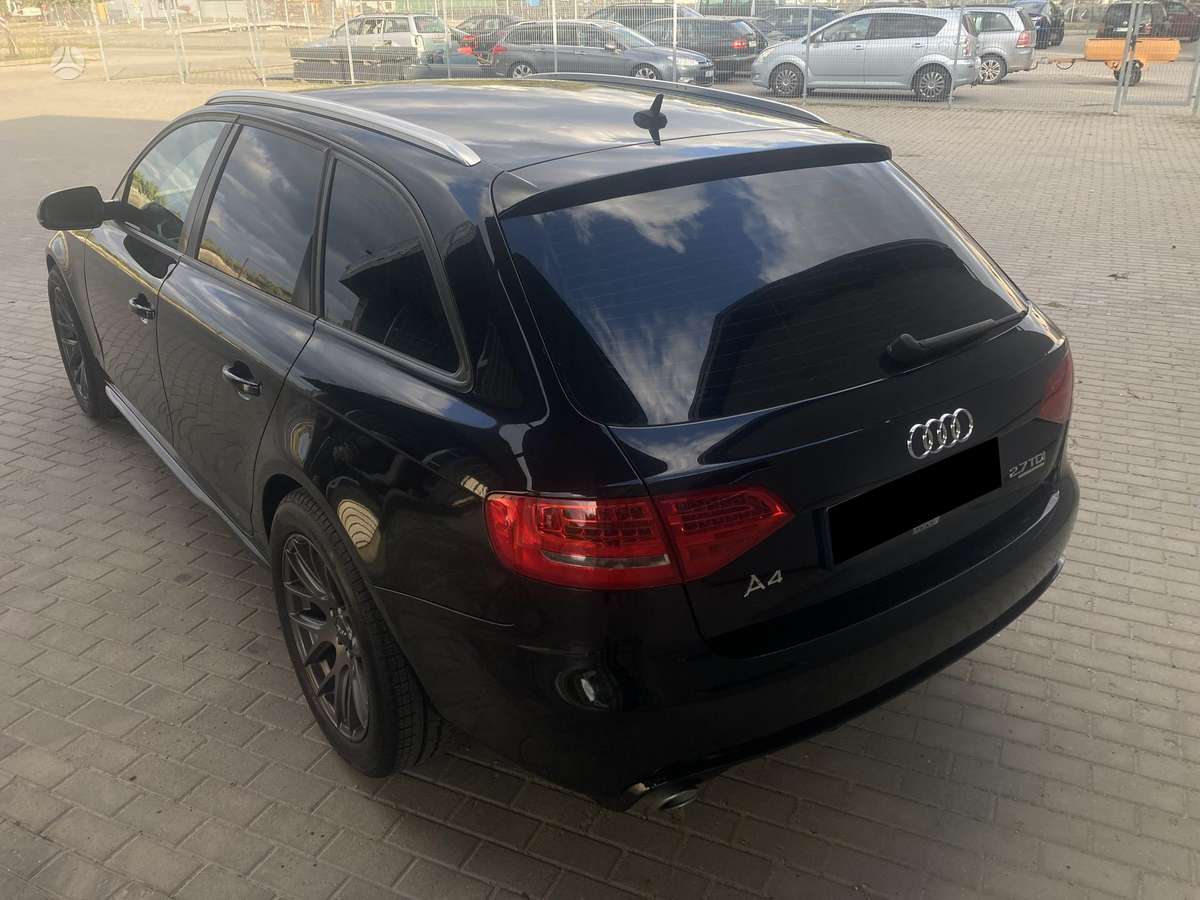 Audi A4 2009 — photo 13