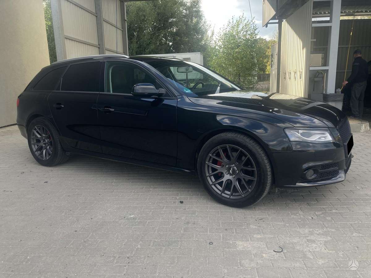 Audi A4 2009 — photo 18