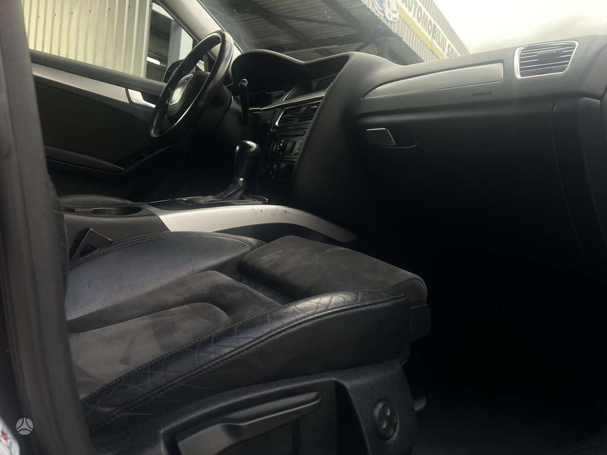 Audi A4 2009 — photo 24