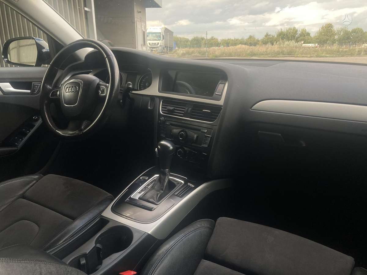 Audi A4 2009 — photo 29