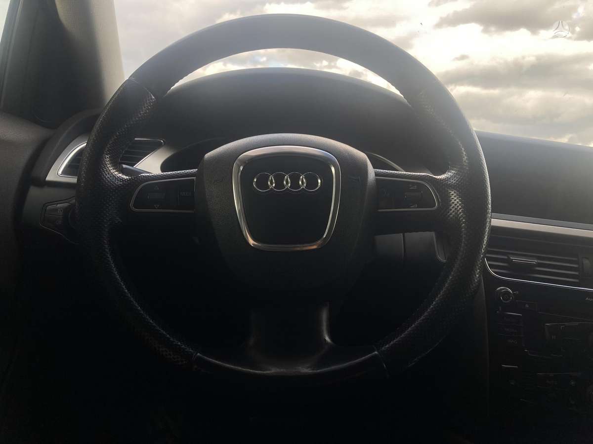 Audi A4 2009 — photo 30