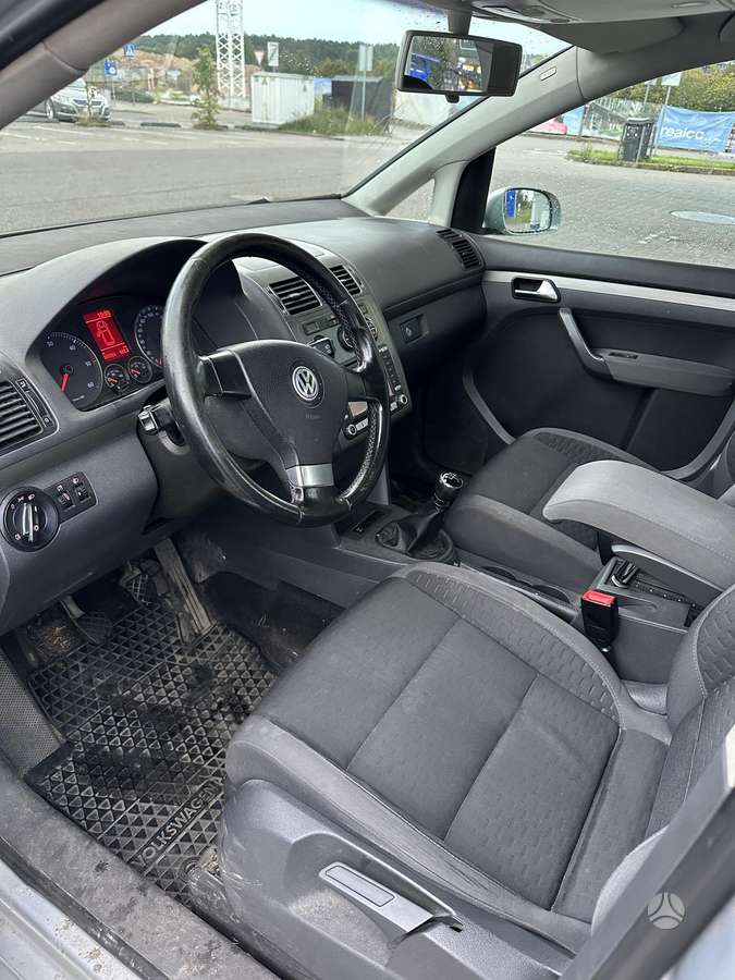 Volkswagen Touran 2008 — photo 10