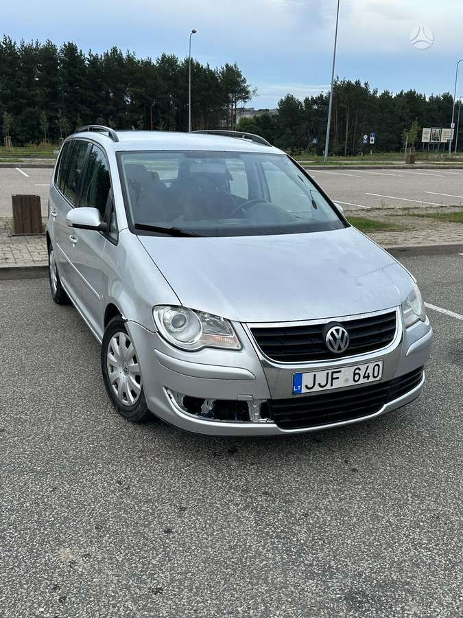 Volkswagen Touran 2008 — interior