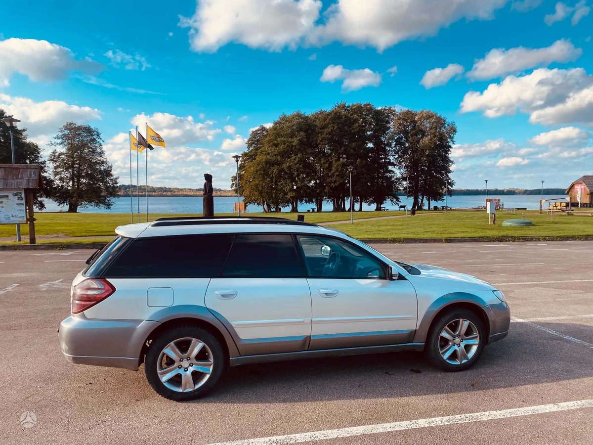 Subaru Outback 2008 — салон