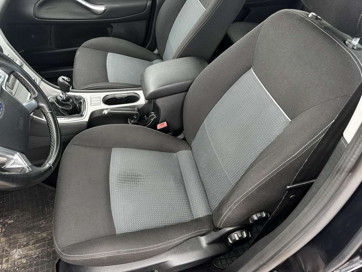 Ford Mondeo 2009 — photo 11