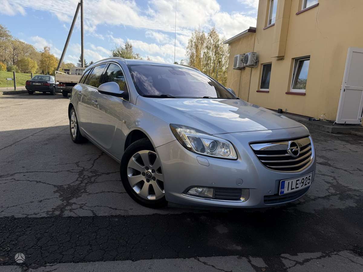 Opel Insignia 2013 — двигун 1956 cm³, 160 HP (118kW)