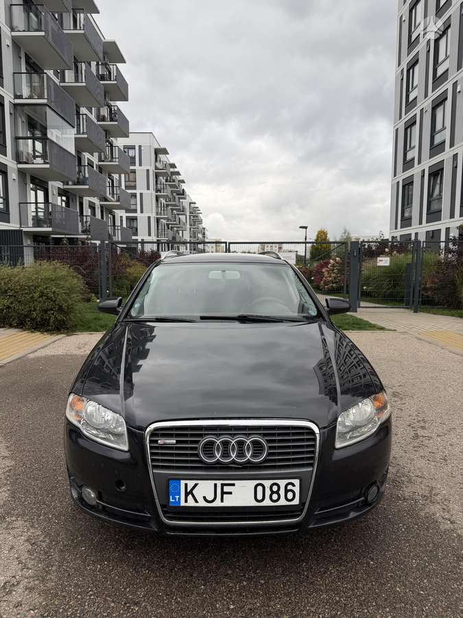 Audi A4 2006 — rear view