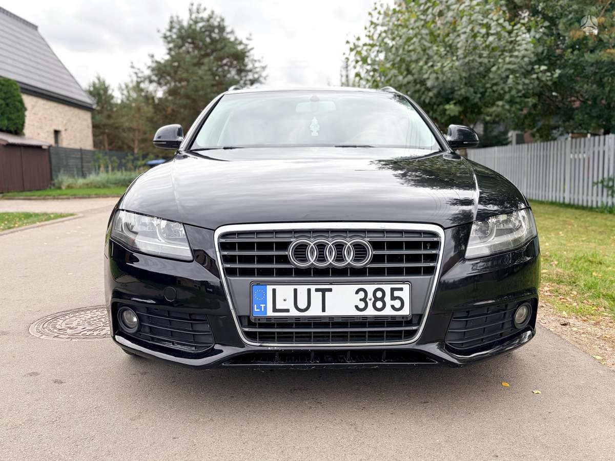 Audi A4 2009 — rear view