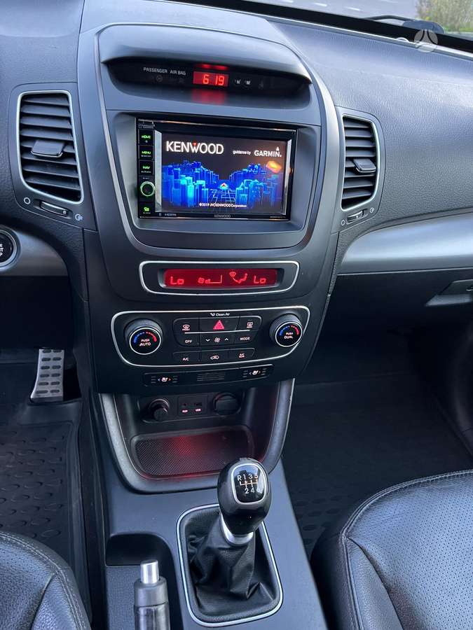 Kia Sorento 2013 — photo 12
