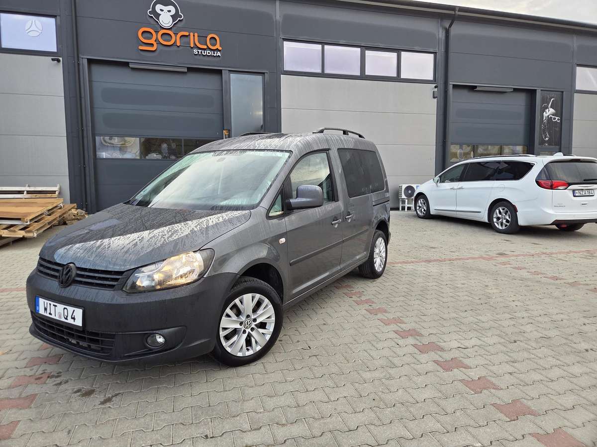 Volkswagen Caddy 2011 — вигляд ззаду