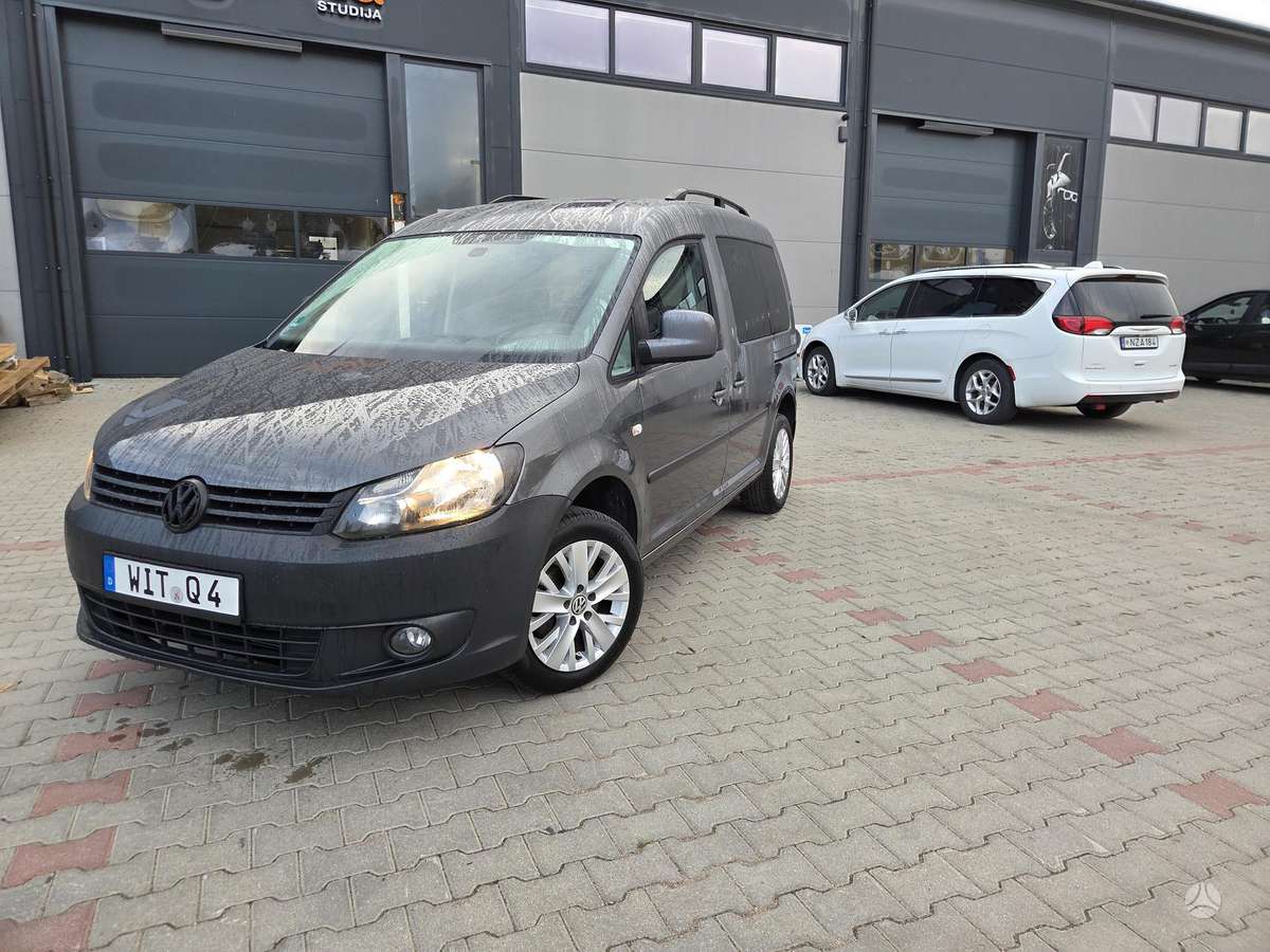Volkswagen Caddy 2011 — салон