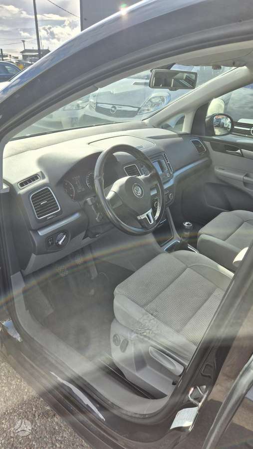 Volkswagen Sharan 2010 — photo 5