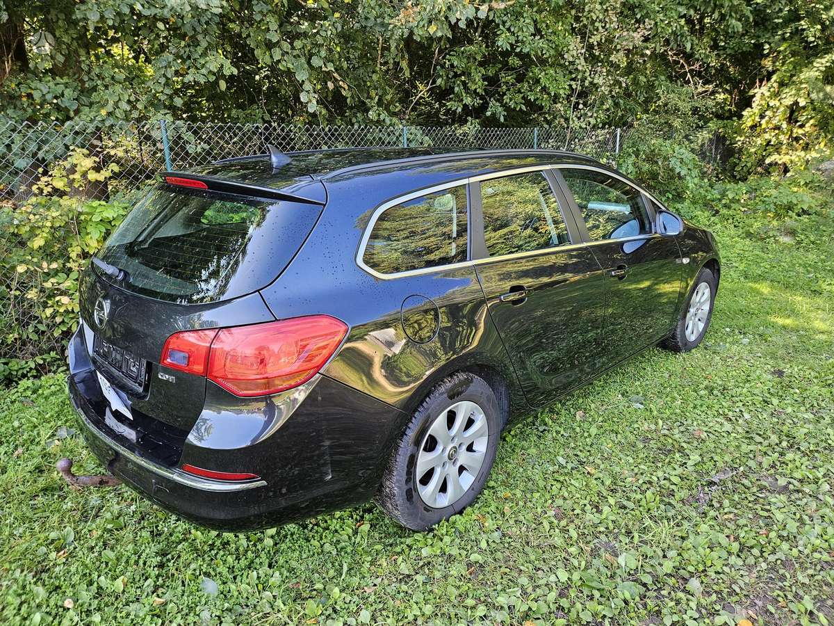 Opel Astra 2015 — photo 10