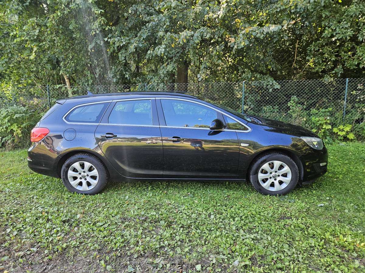 Opel Astra 2015 — photo 11