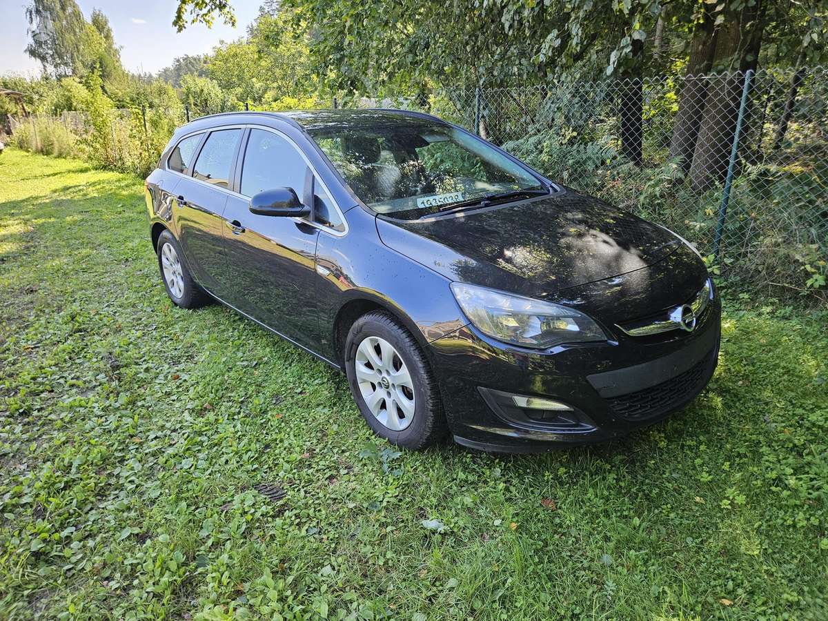 Opel Astra 2015 — photo 14