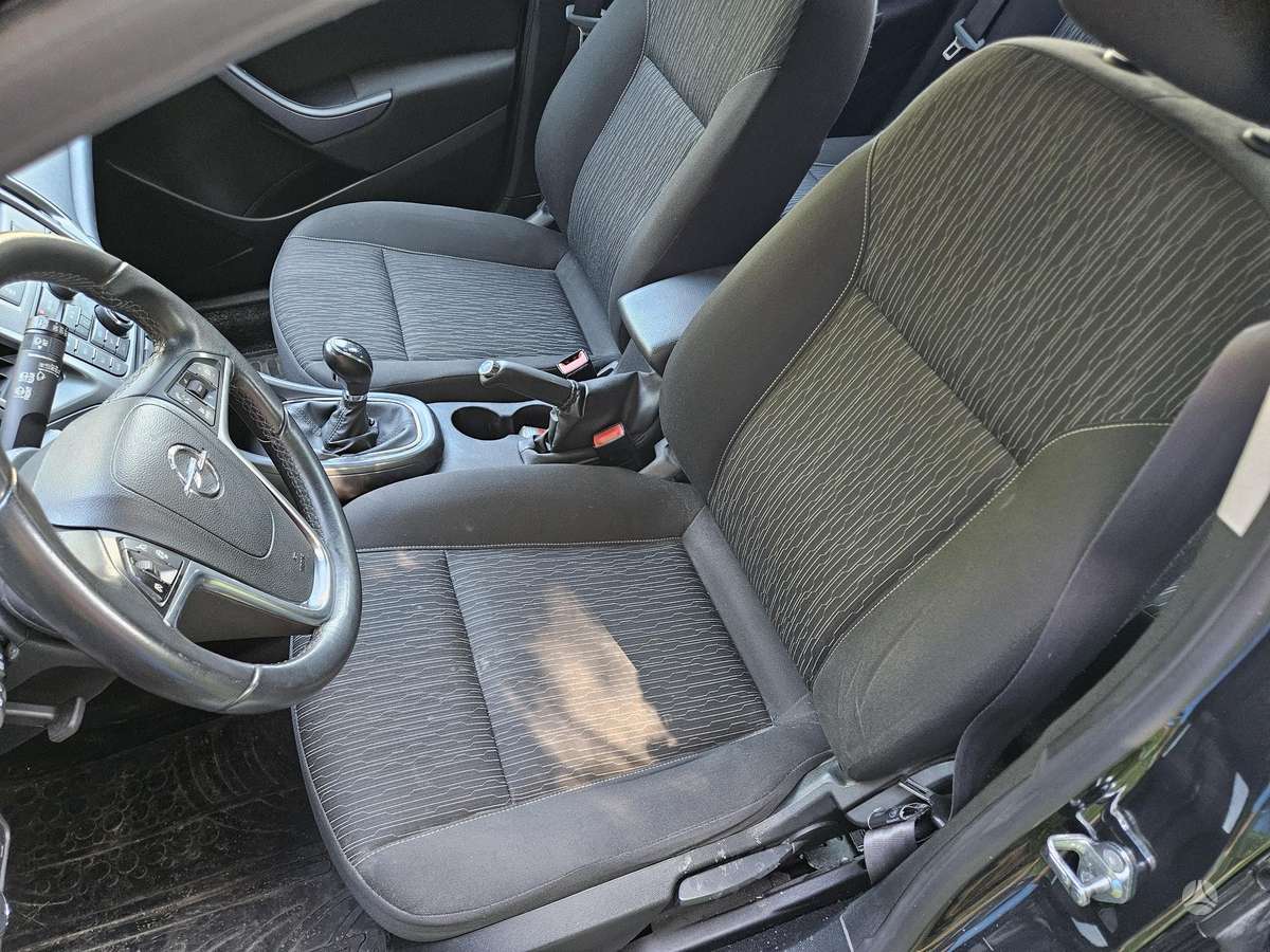 Opel Astra 2015 — photo 15