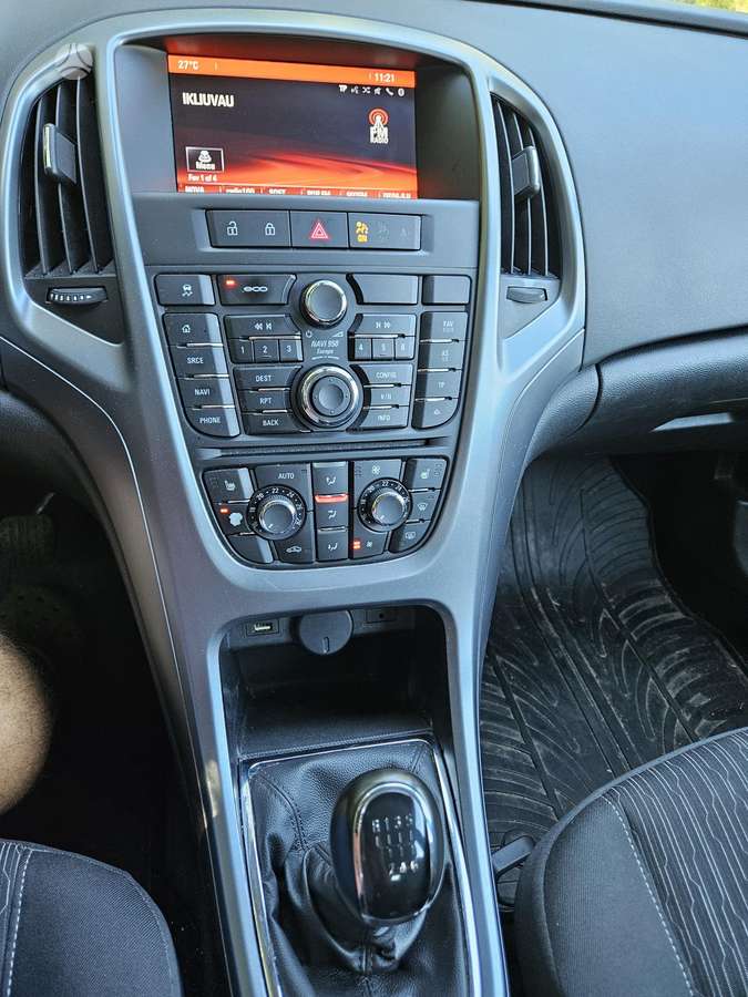 Opel Astra 2015 — photo 18