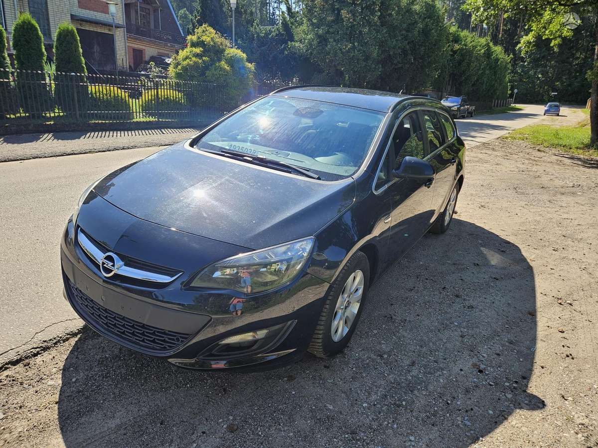 Opel Astra 2015 — engine 1598 cm³, 110 HP (81kW)