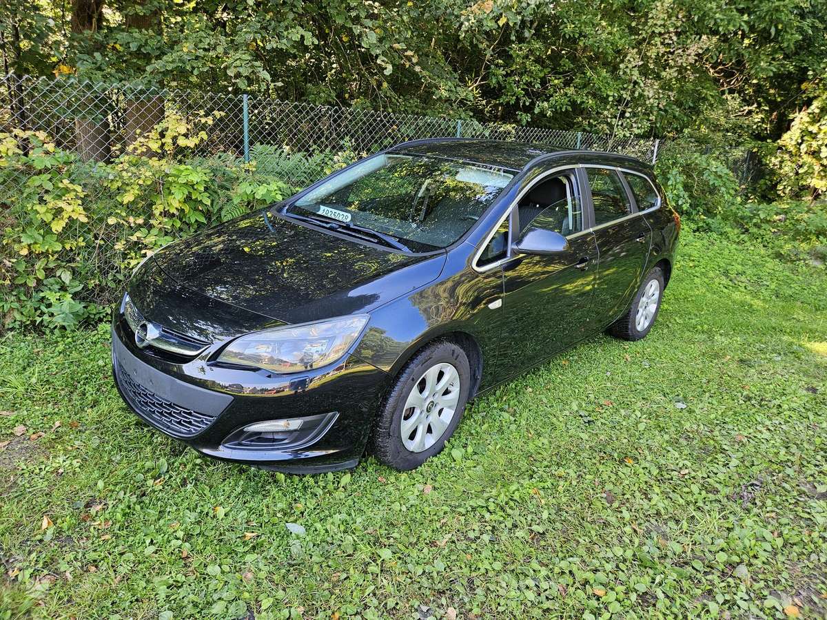 Opel Astra 2015 — photo 8