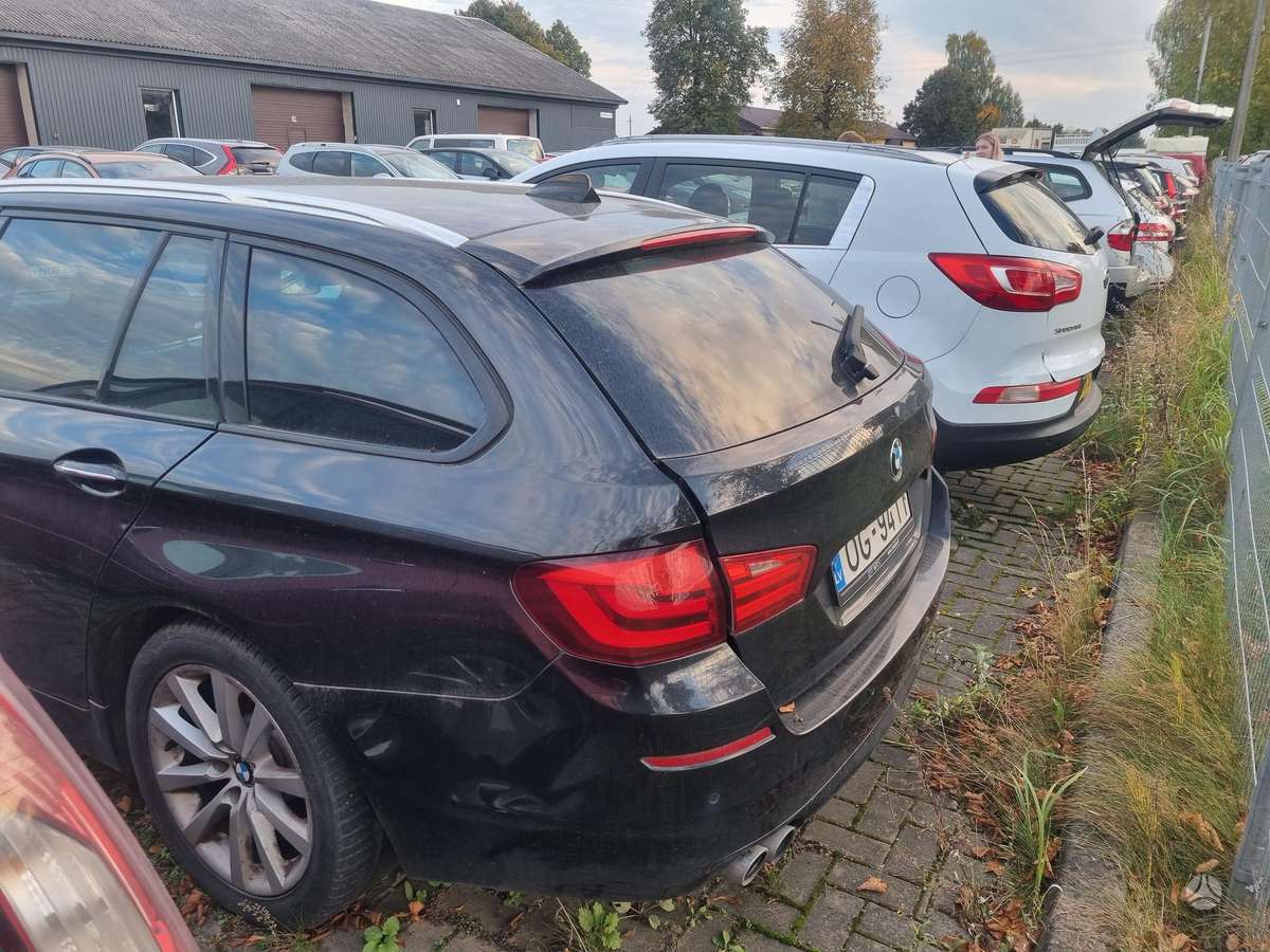 BMW 530 2011 — engine 2993 cm³, 204 HP (150kW)
