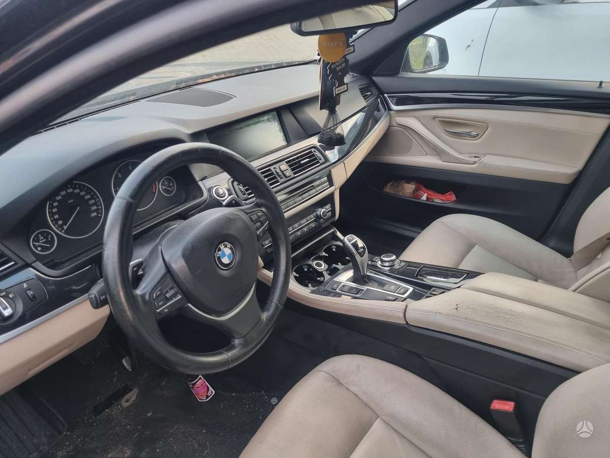 BMW 530 2011 — photo 7