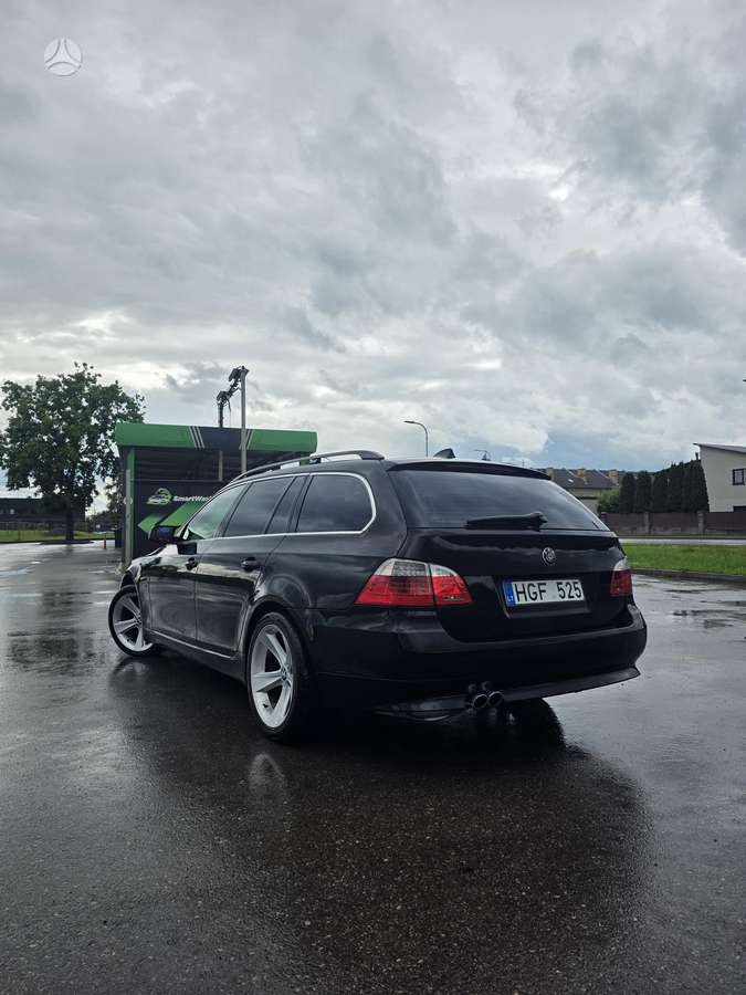 BMW 525 2008 — interior