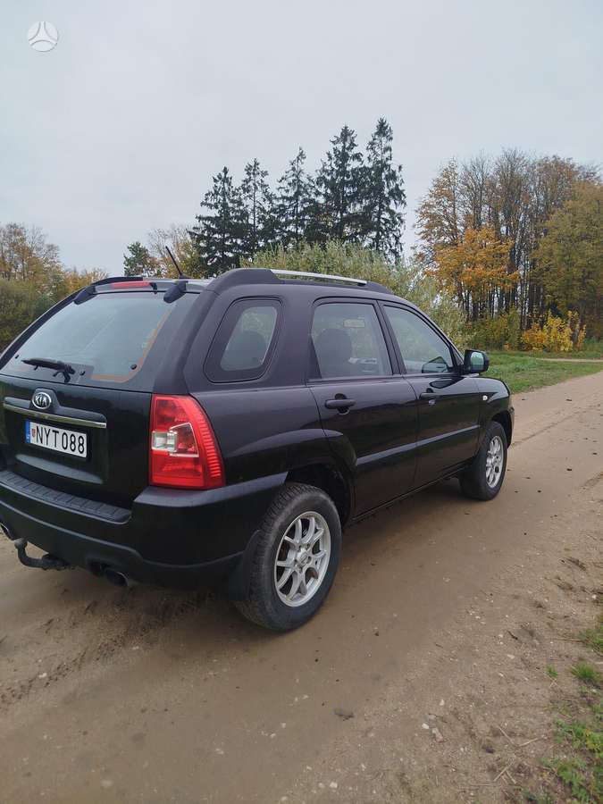 Kia Sportage 2010 — салон