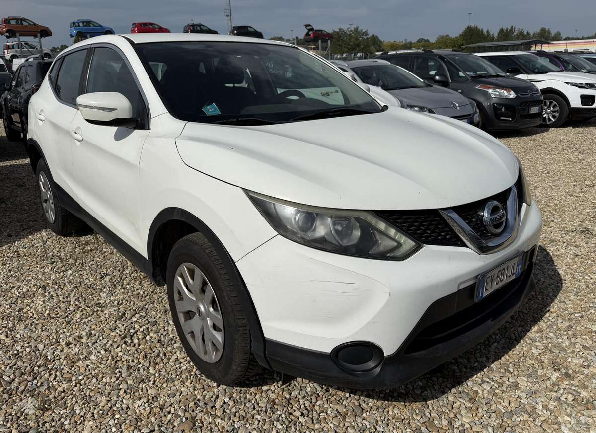 Nissan Qashqai 2014 — вигляд ззаду