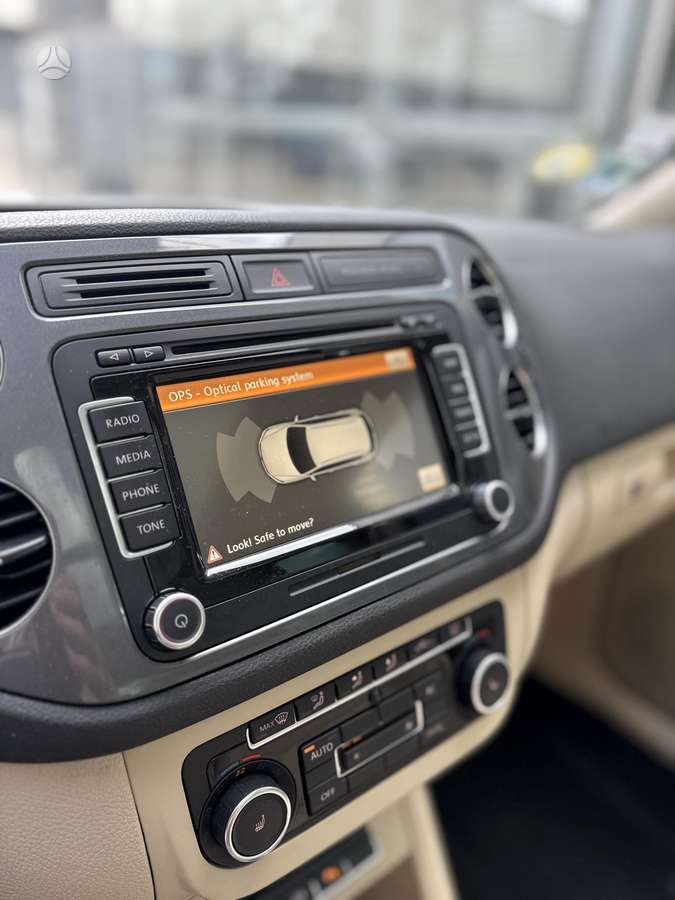 Volkswagen Tiguan 2011 — photo 16