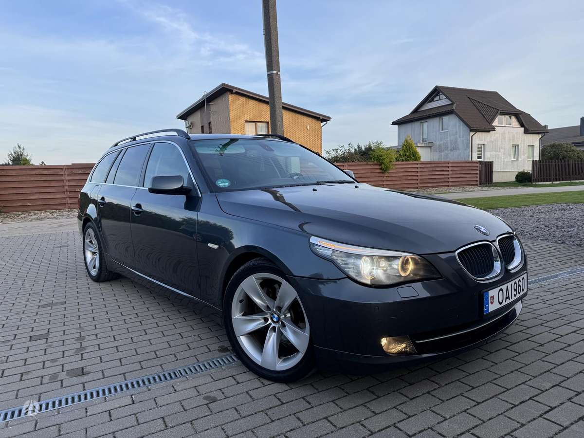 BMW 520 2008 — вигляд ззаду