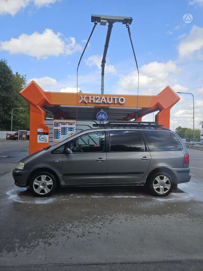 Seat Alhambra 2004 — rear view