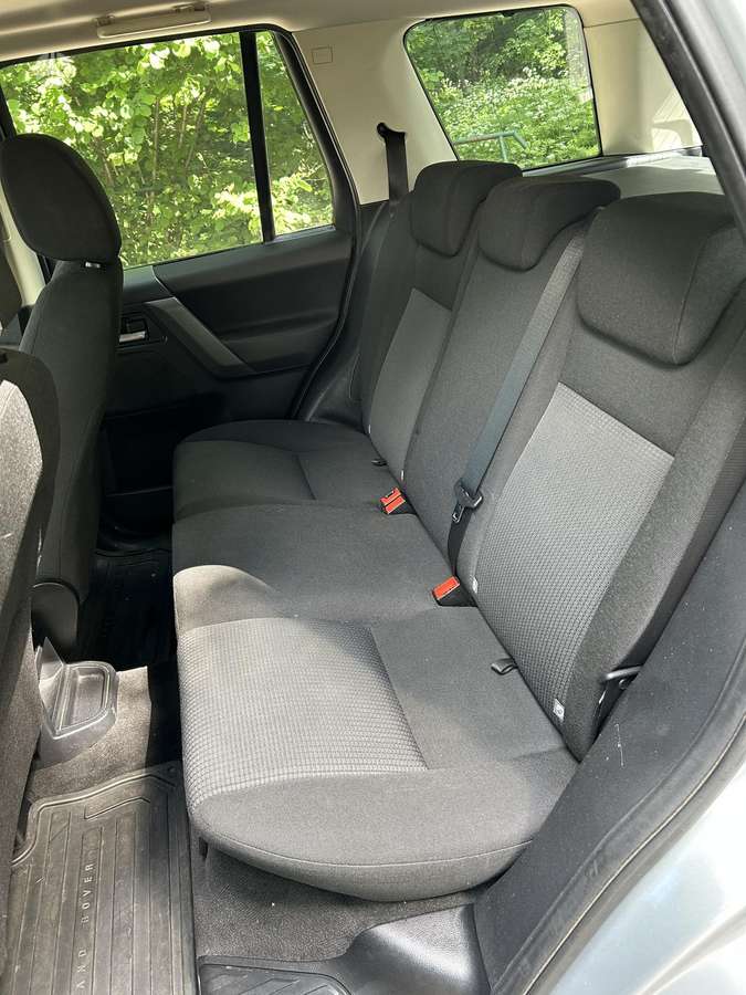 Land Rover 2010 — photo 13