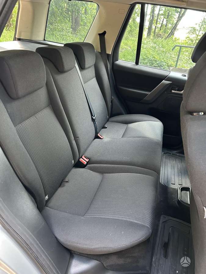 Land Rover 2010 — photo 14