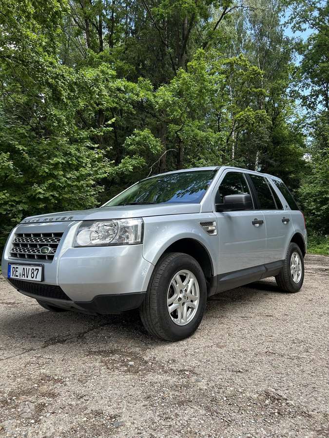 Land Rover 2010 — engine 2179 cm³, 152 HP (112kW)