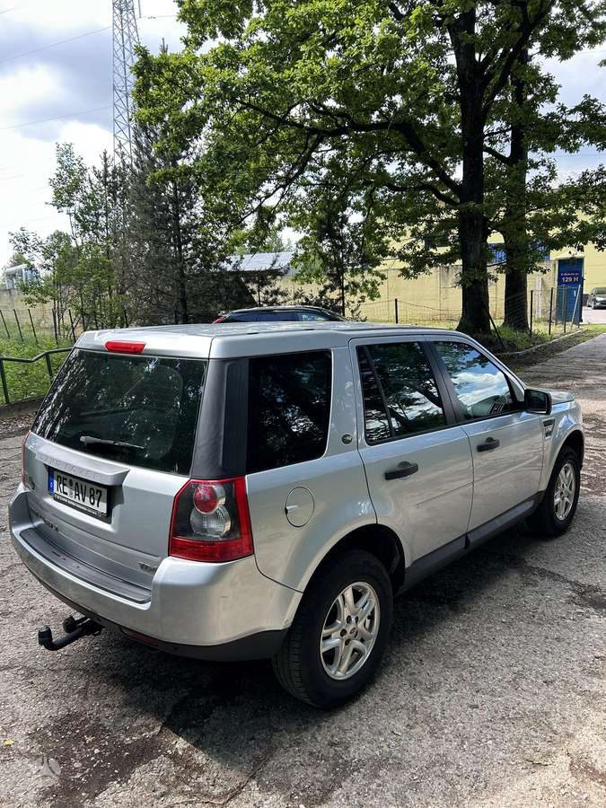 Land Rover 2010 — photo 8