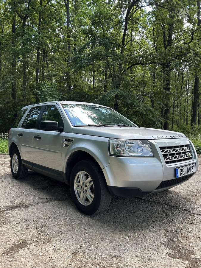 Land Rover 2010 — photo 9