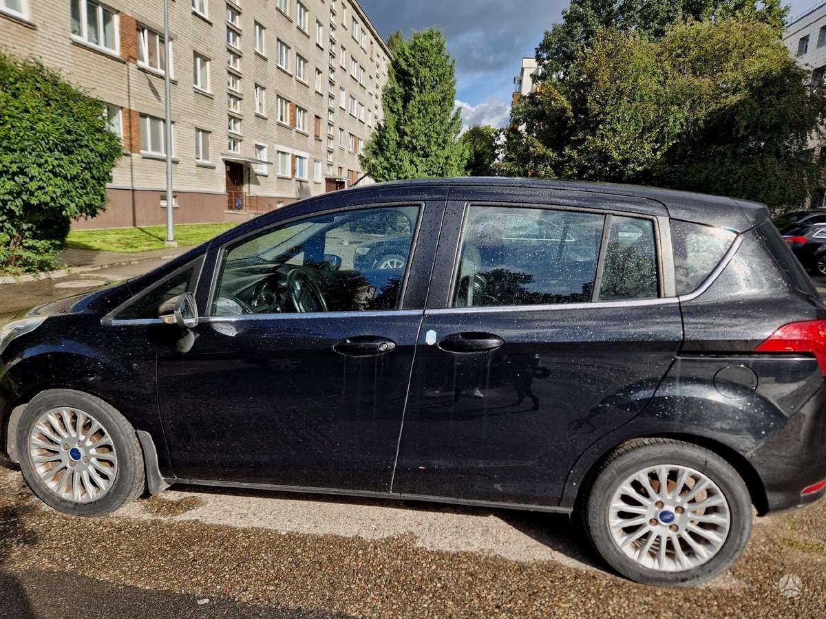 Ford B-MAX 2014 — вигляд ззаду