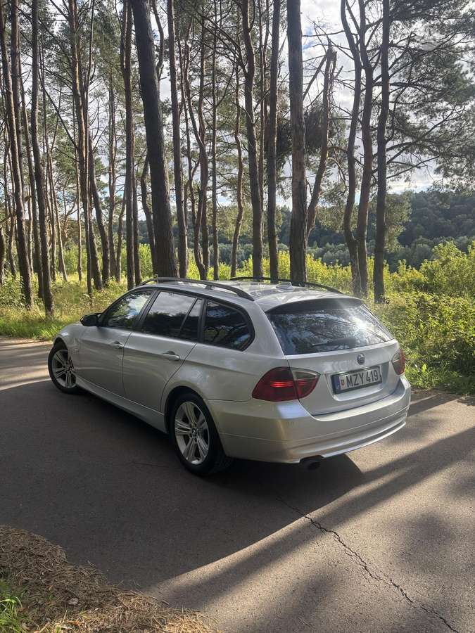 BMW 320 2007 — photo 9