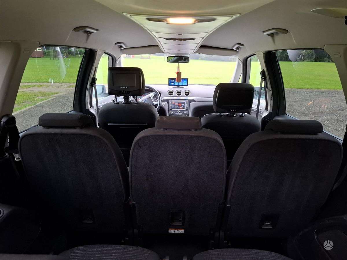 Ford Galaxy 2011 — photo 10