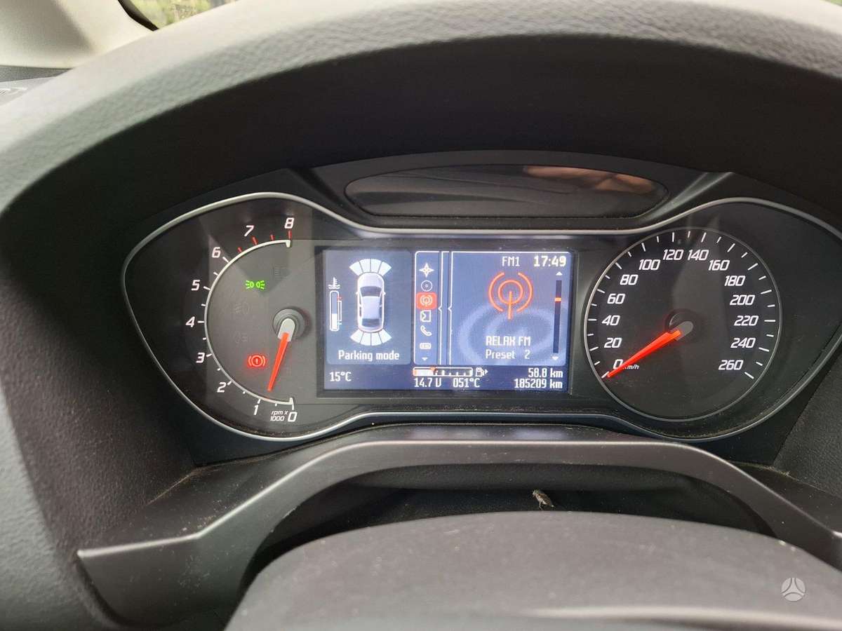 Ford Galaxy 2011 — photo 8