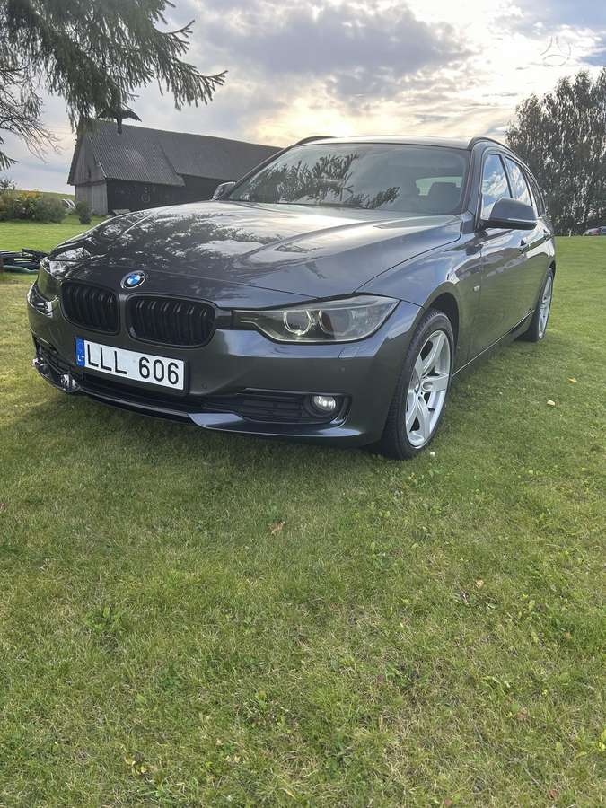 BMW 320 2014 — interior