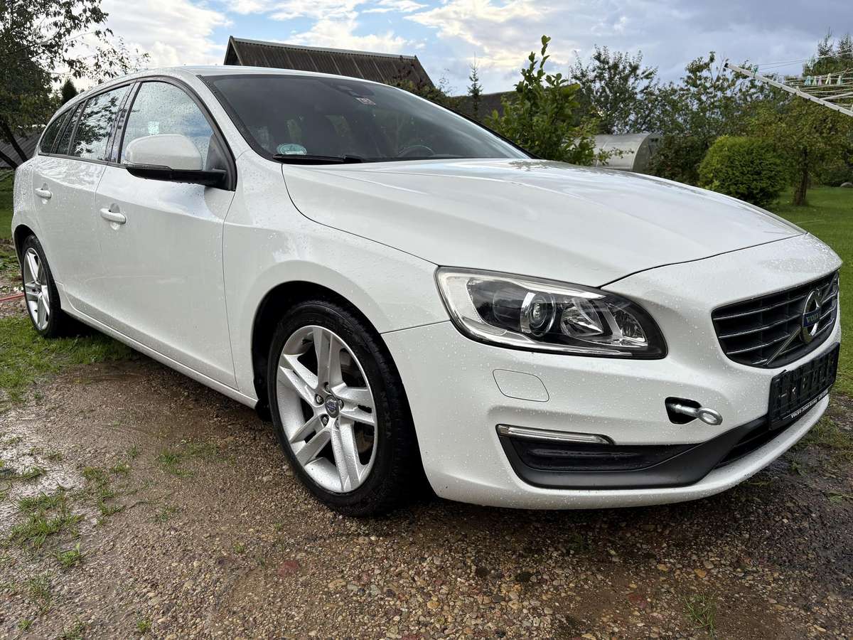 Volvo V60 2014 — двигун 1984 cm³, 136 HP (100kW)