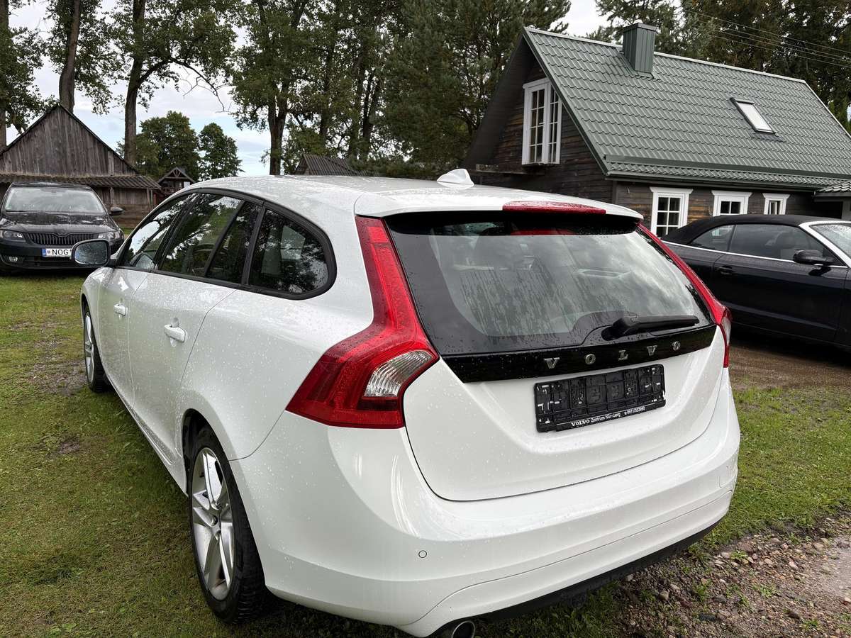 Volvo V60 2014 — фото 5